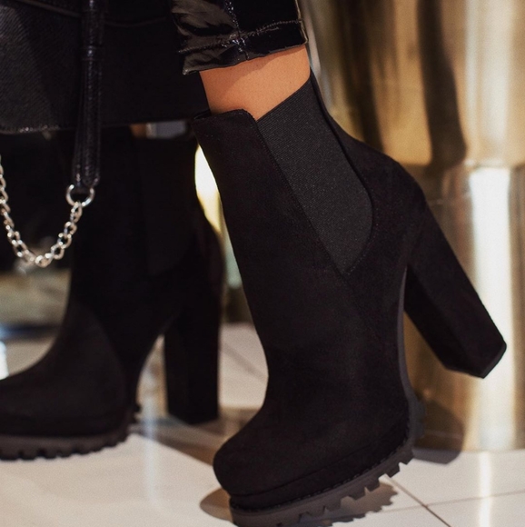 𝙇𝙖𝙨𝙩 𝙎𝙞𝙯 10🥇🖤Blk Suede Lug Sole Platform - Picture 8 of 8